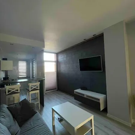 W Nowym Warpnie Z Widokiem Na Wode. Apartment