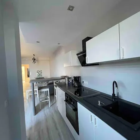 W Nowym Warpnie Z Widokiem Na Wode. Apartment