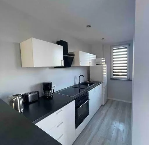 W Nowym Warpnie Z Widokiem Na Wode. Нове-Варпно